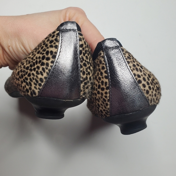 Sesto Meucci || Leopard Print Kitten Heels 6.5 - Picture 3 of 6